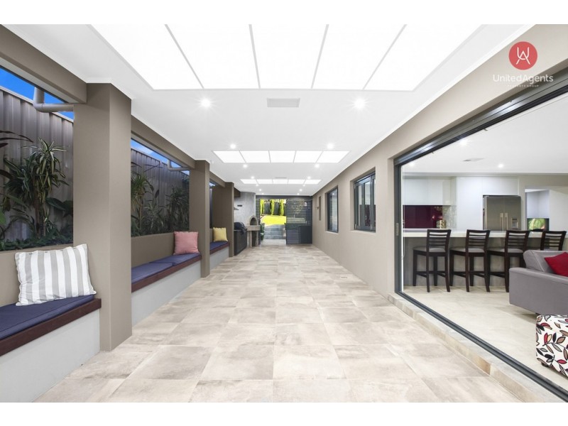 8 Avoca Close, West Hoxton NSW 2171