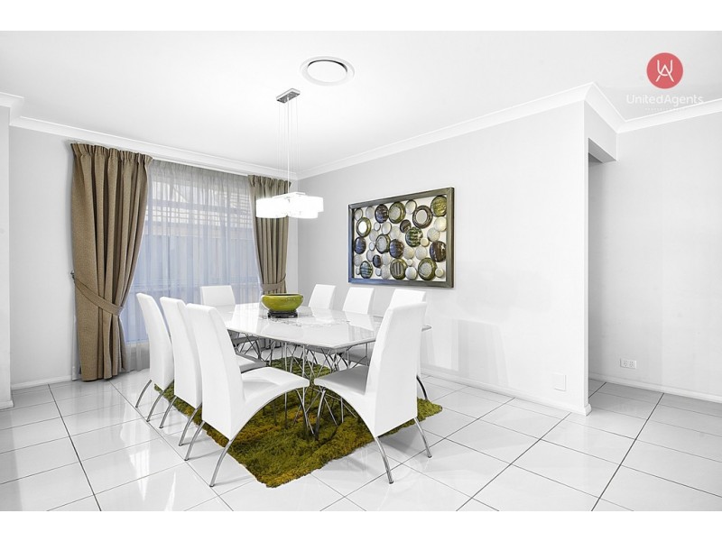 165 Middleton Drive, Middleton Grange NSW 2171