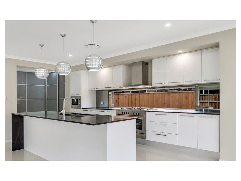 9 Crossley Avenue, Carnes Hill NSW 2171