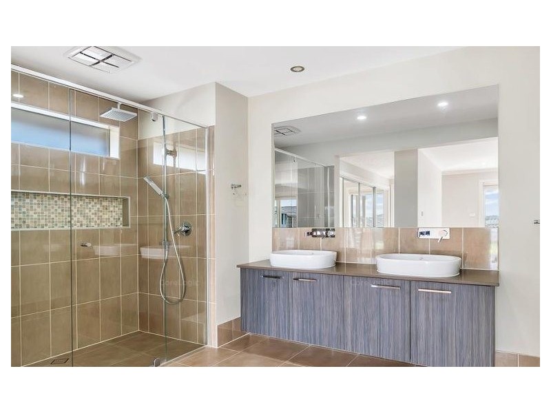 9 Crossley Avenue, Carnes Hill NSW 2171