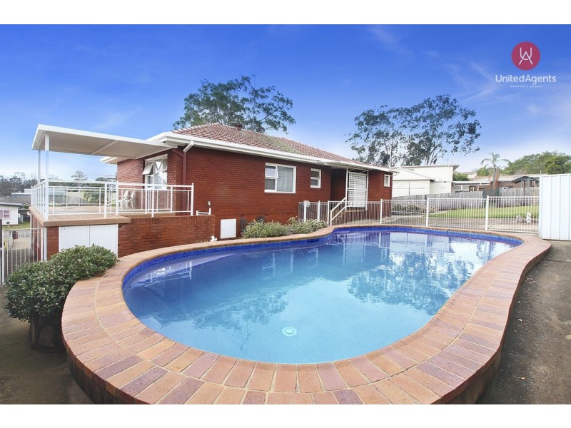 16 Godfrey Avenue, West Hoxton NSW 2171