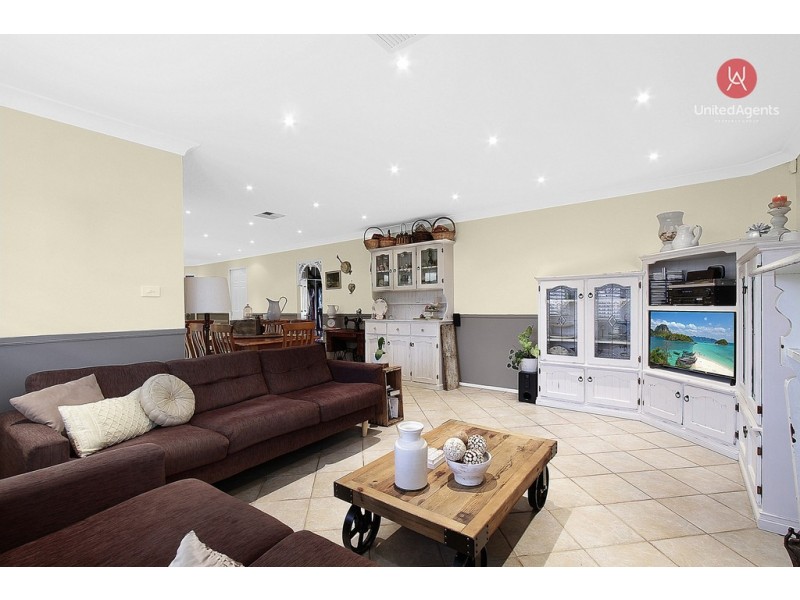 4 Sarah Hollands Drive, Horningsea Park NSW 2171