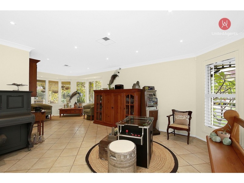 4 Sarah Hollands Drive, Horningsea Park NSW 2171