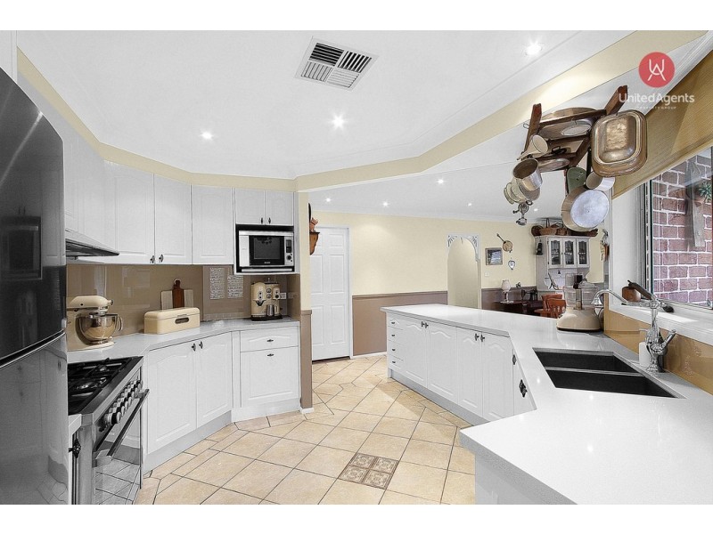 4 Sarah Hollands Drive, Horningsea Park NSW 2171