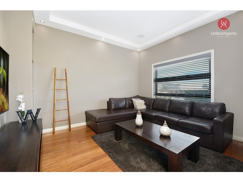 8 Wade Close, Luddenham NSW 2745