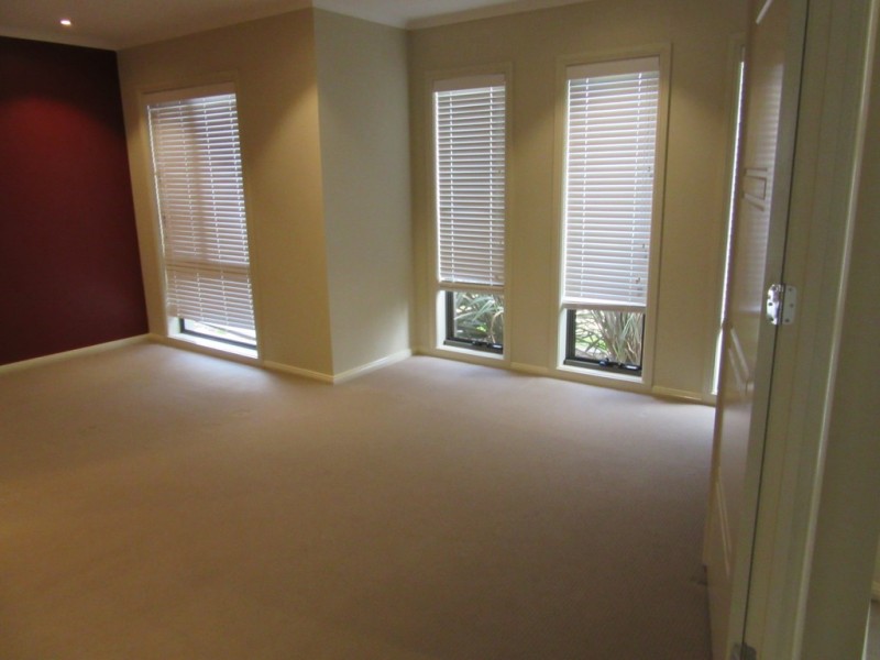 Carnes Hill NSW 2171