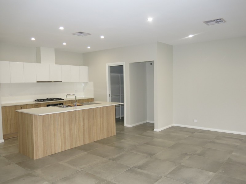 11 Domenico Close, West Hoxton NSW 2171