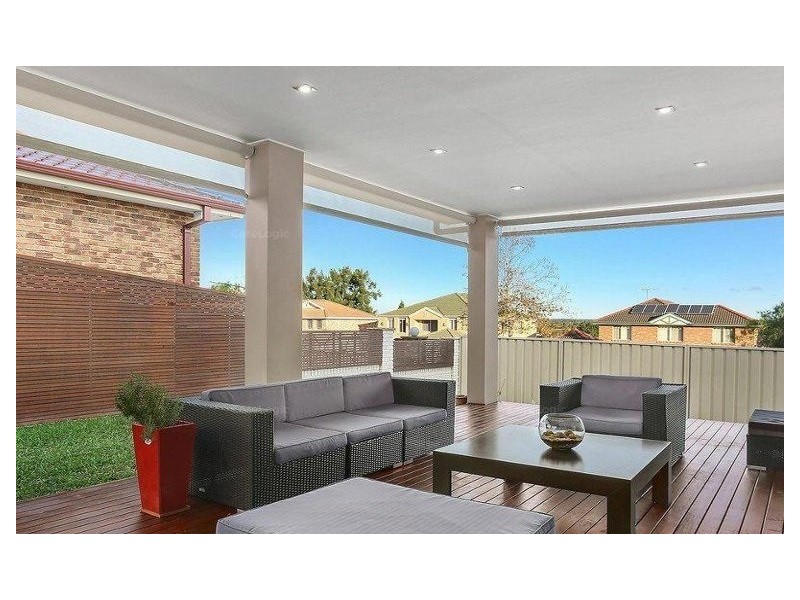 1 Rosa Place, West Hoxton NSW 2171