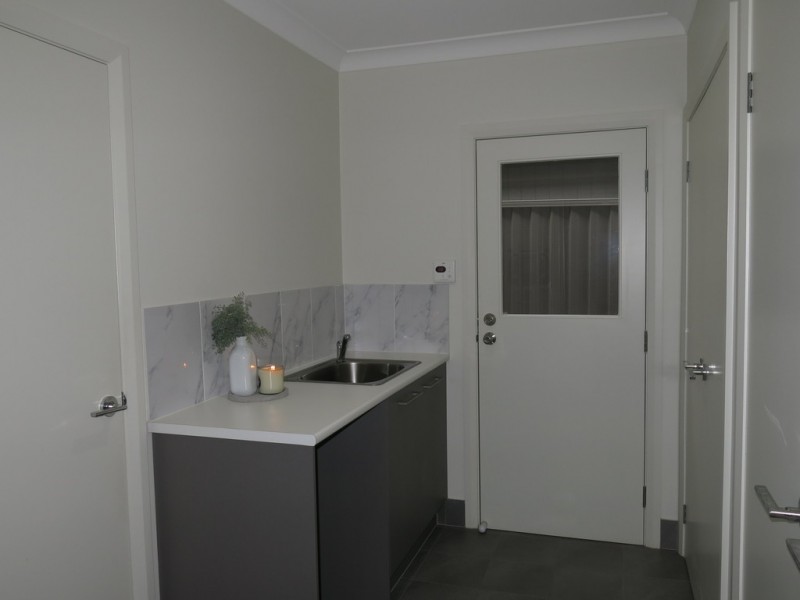 18 HEMMIE ROAD, Edmondson Park NSW 2174