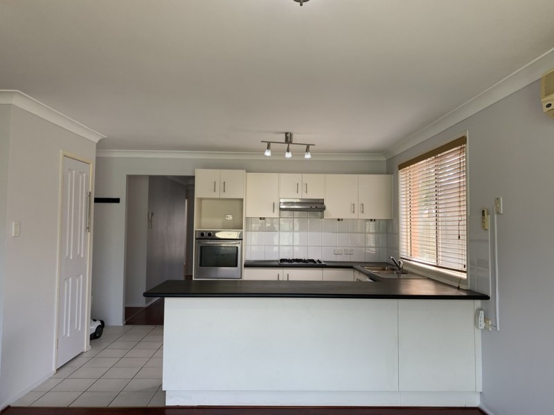 4 LACEPEDE PLACE, Hinchinbrook NSW 2168