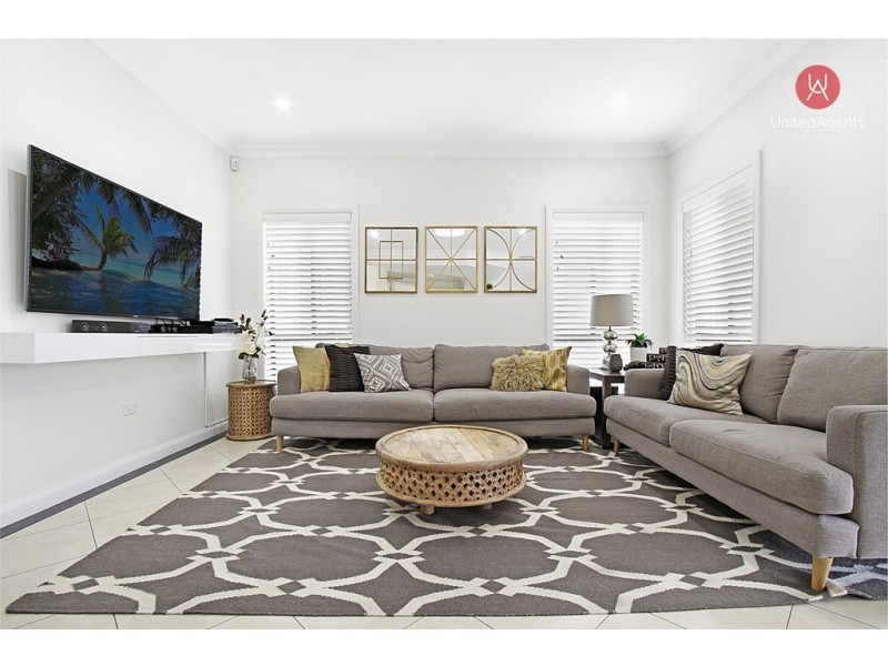 4 Garling Avenue, West Hoxton NSW 2171