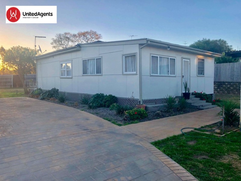 3 WOOD CLOSE, Green Valley NSW 2168