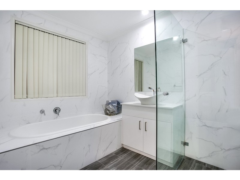 West Hoxton NSW 2171