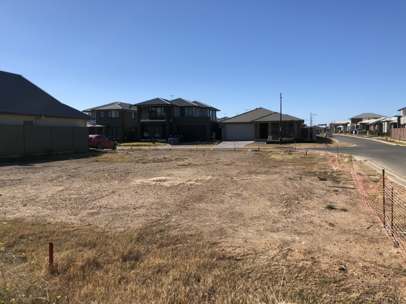 5 Phillips Avenue, Oran Park NSW 2570