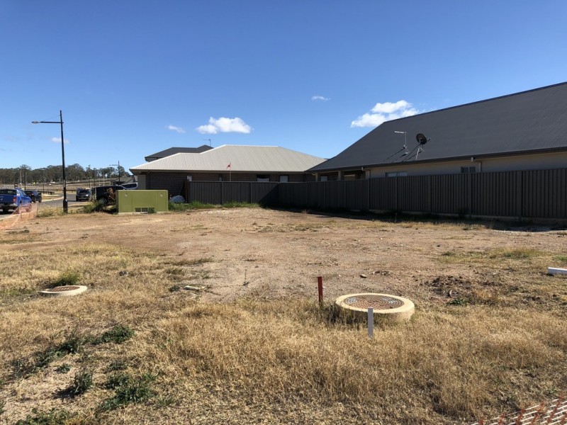 5 Phillips Avenue, Oran Park NSW 2570