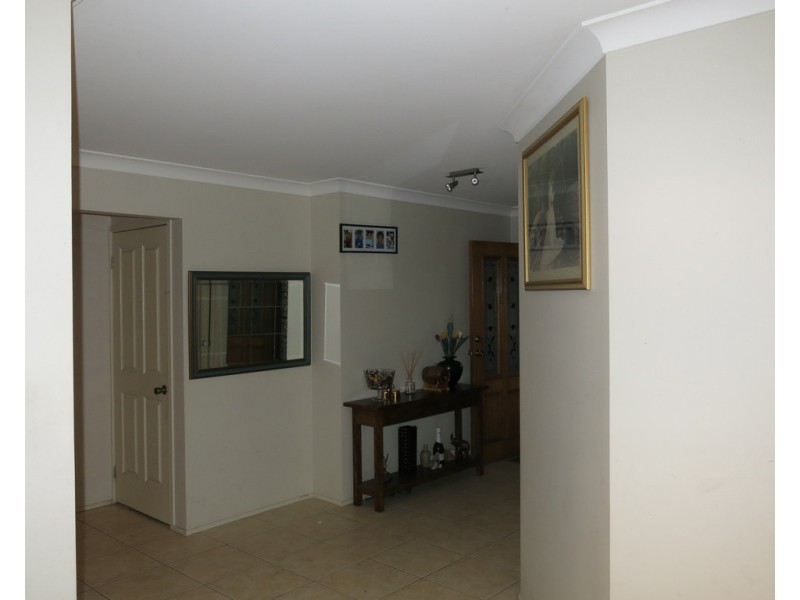 28 RAINHAM CIRCUIT, West Hoxton NSW 2171