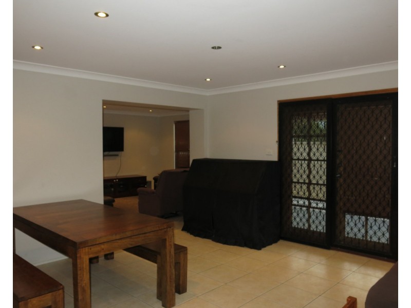 28 RAINHAM CIRCUIT, West Hoxton NSW 2171