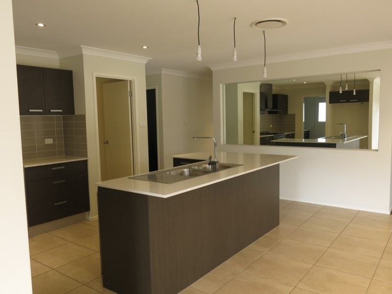 1 DUNELL STREET, Middleton Grange NSW 2171