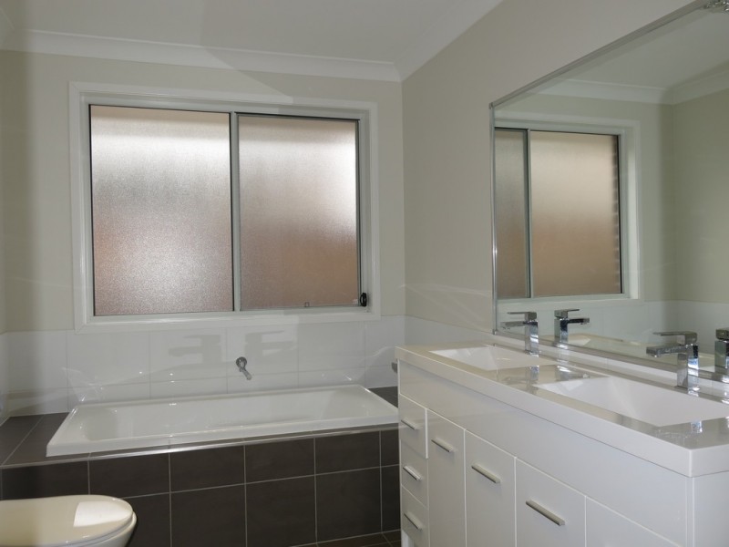 1 DUNELL STREET, Middleton Grange NSW 2171