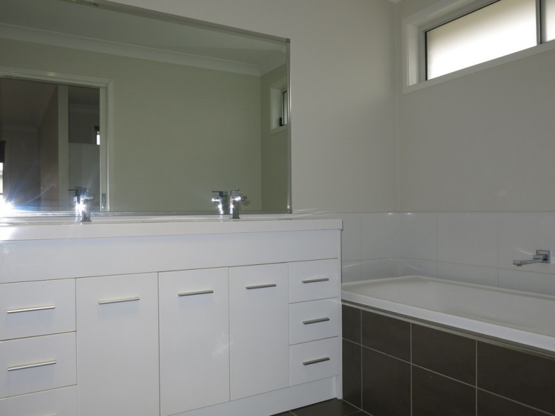 1 DUNELL STREET, Middleton Grange NSW 2171