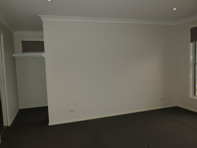 1 DUNELL STREET, Middleton Grange NSW 2171