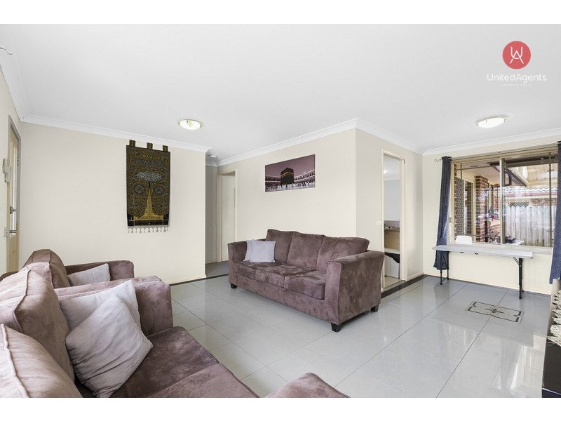 11 Yerrinbool Close, Prestons NSW 2170