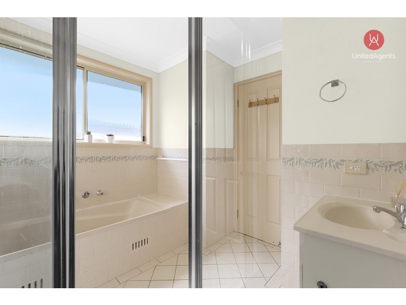 11 Yerrinbool Close, Prestons NSW 2170