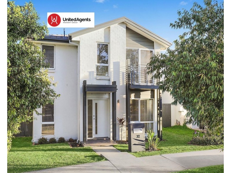 32 LOCKHEED AVENUE, Middleton Grange NSW 2171