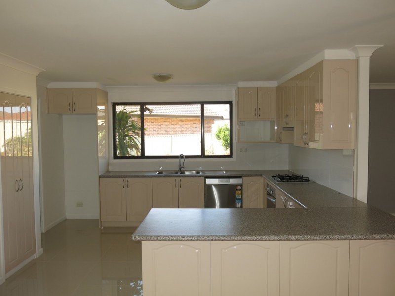 Edensor Park NSW 2176