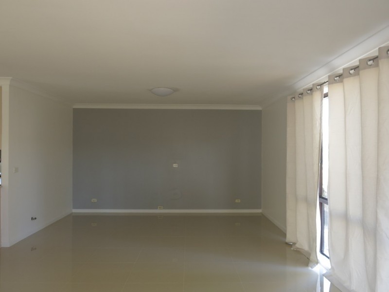 Edensor Park NSW 2176