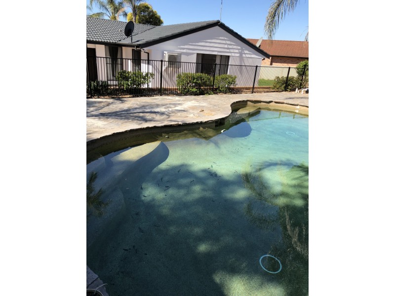 Edensor Park NSW 2176
