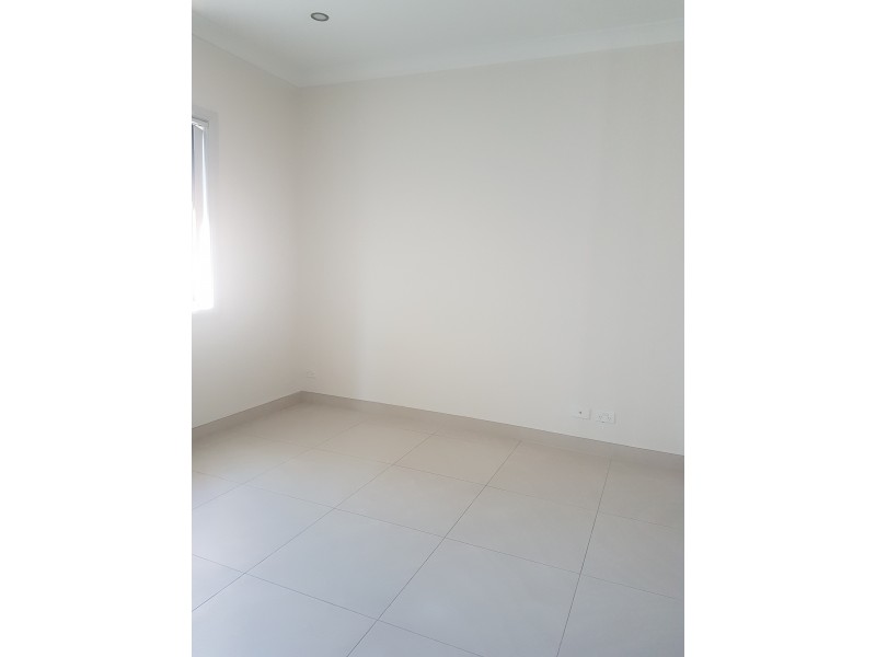 Edensor Park NSW 2176