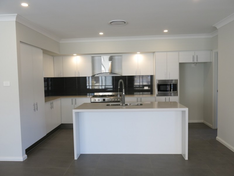 117 Sawsedge Ave, Denham Court NSW 2565
