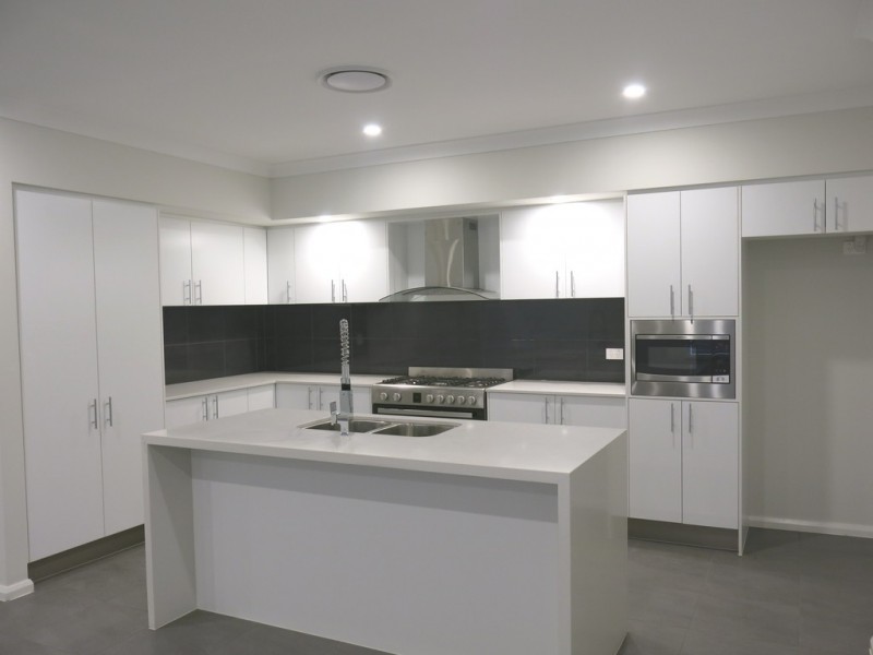 117 Sawsedge Ave, Denham Court NSW 2565