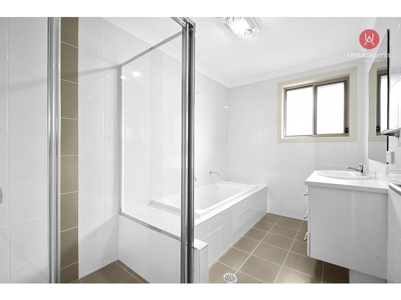 1 Treacy Avenue, Middleton Grange NSW 2171