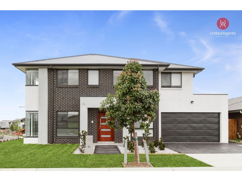 40 Howard Loop, Oran Park NSW 2570
