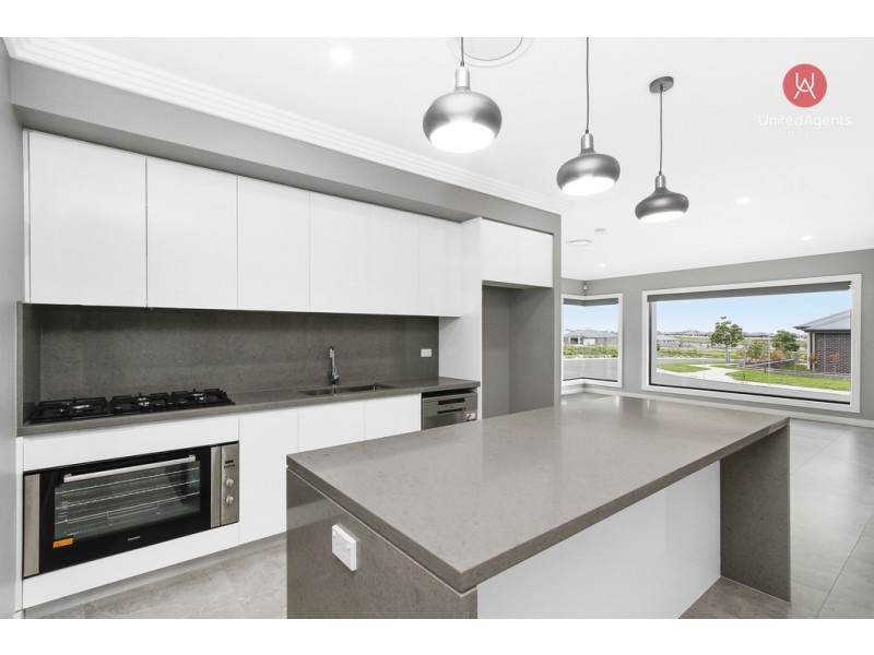 40 Howard Loop, Oran Park NSW 2570