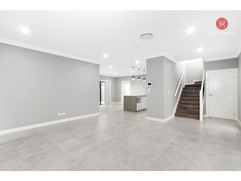 40 Howard Loop, Oran Park NSW 2570