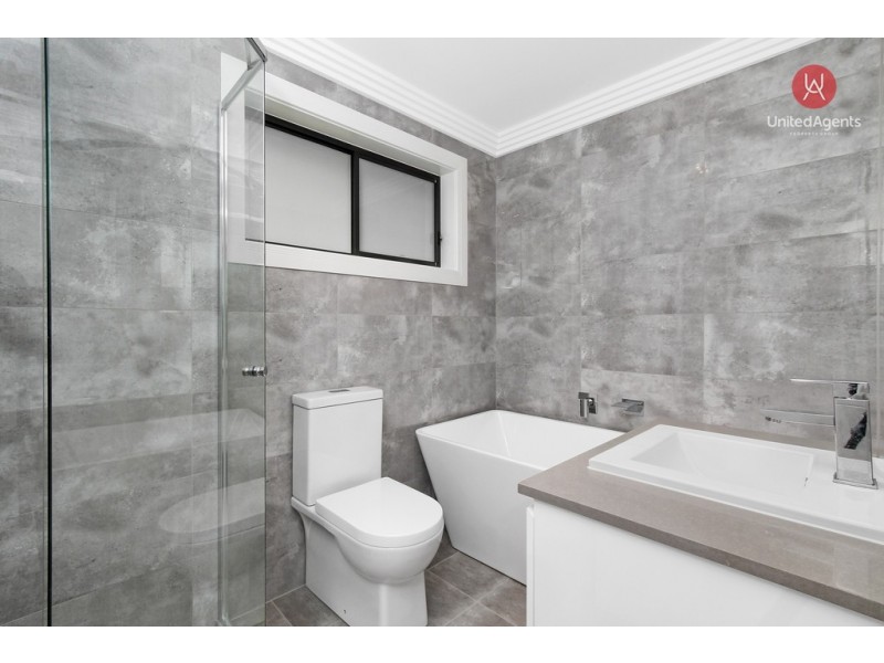 17 Besnard Street, Oran Park NSW 2570
