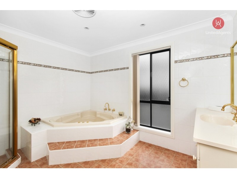 8 Lodi Close, West Hoxton NSW 2171