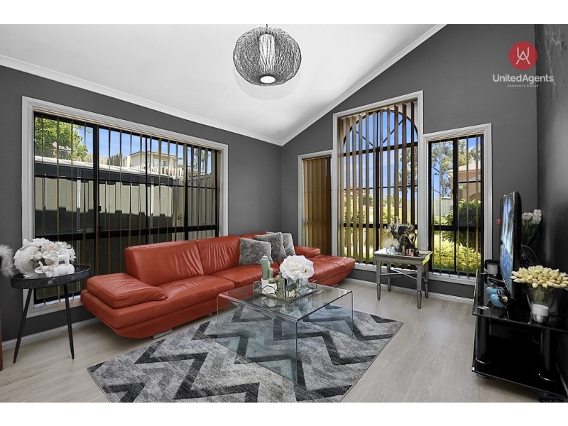 28 Mathinna Circuit, West Hoxton NSW 2171