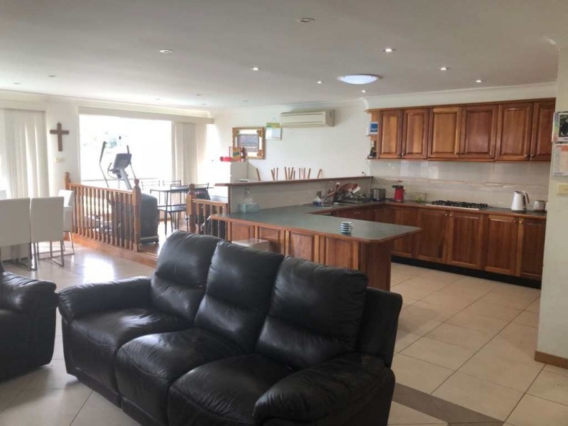 Edensor Park NSW 2176