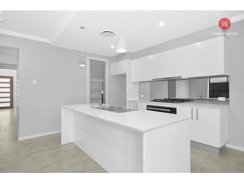 125 Dalmatia Ave, Edmondson Park NSW 2174