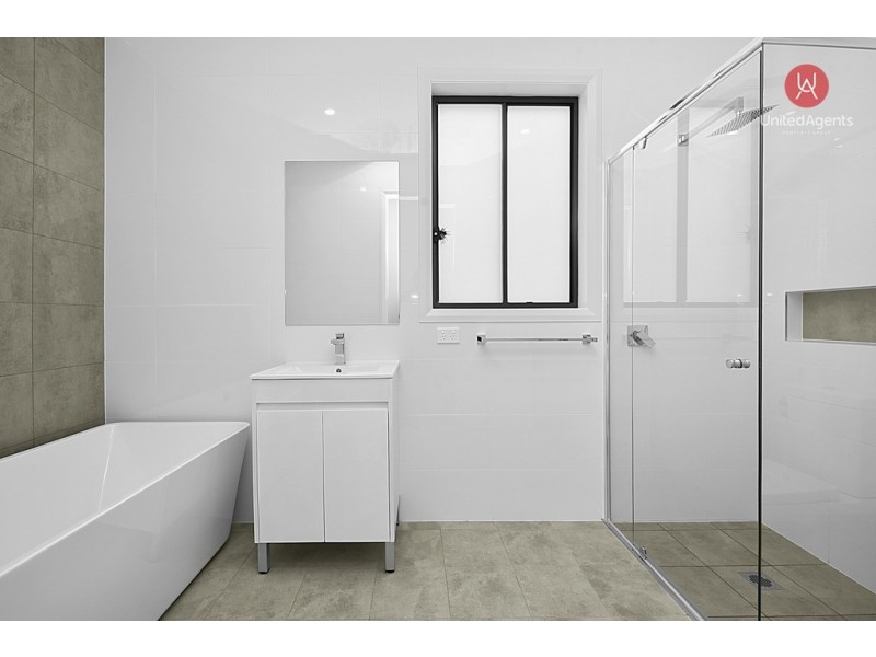 125 Dalmatia Ave, Edmondson Park NSW 2174