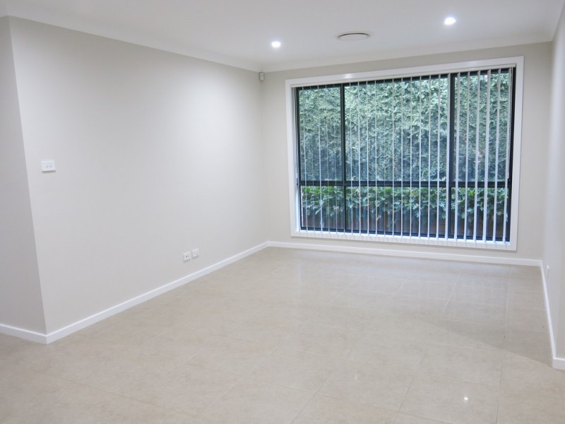 4 Akuna Street, Gregory Hills NSW 2557