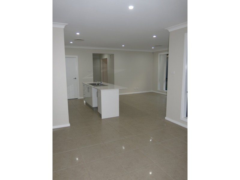 4 Akuna Street, Gregory Hills NSW 2557