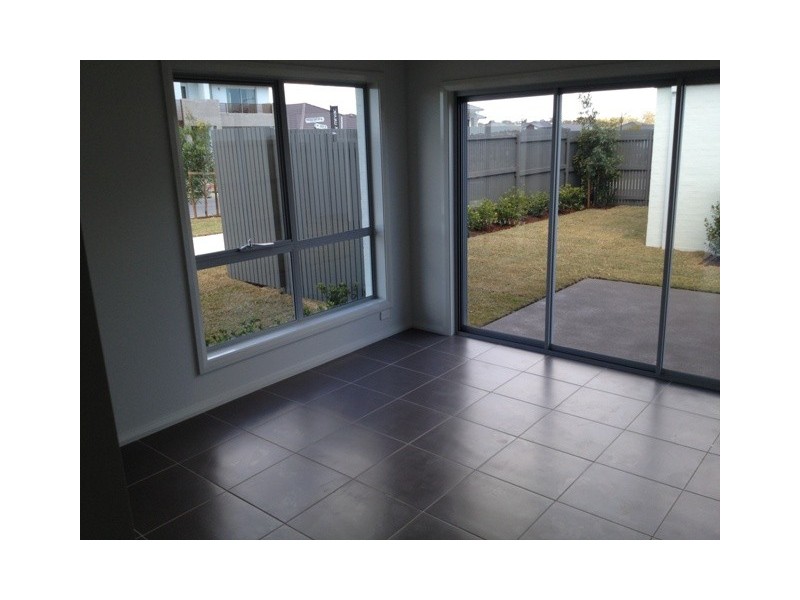 39 Brinsmead Avenue, Middleton Grange NSW 2171