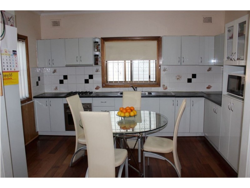 Canley Heights NSW 2166