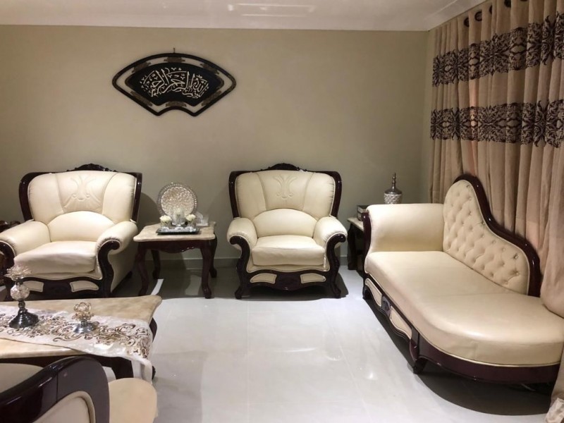 19 White Cliffs Ave, Hoxton Park NSW 2171