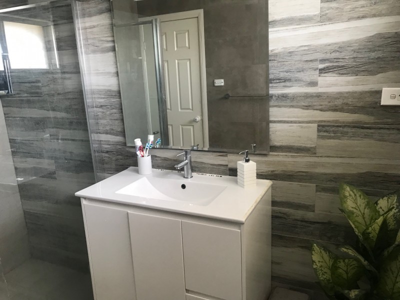 19 White Cliffs Ave, Hoxton Park NSW 2171